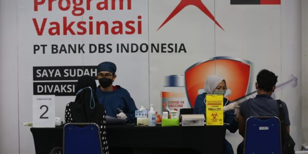 Foto 1 - Program Vaksinasi Booster Bank DBS Indonesia