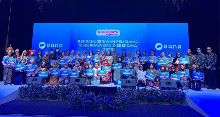 Foto 1c Awarding Sis Berdaya dan Dis Berdaya 2025 ae077c476e (1)