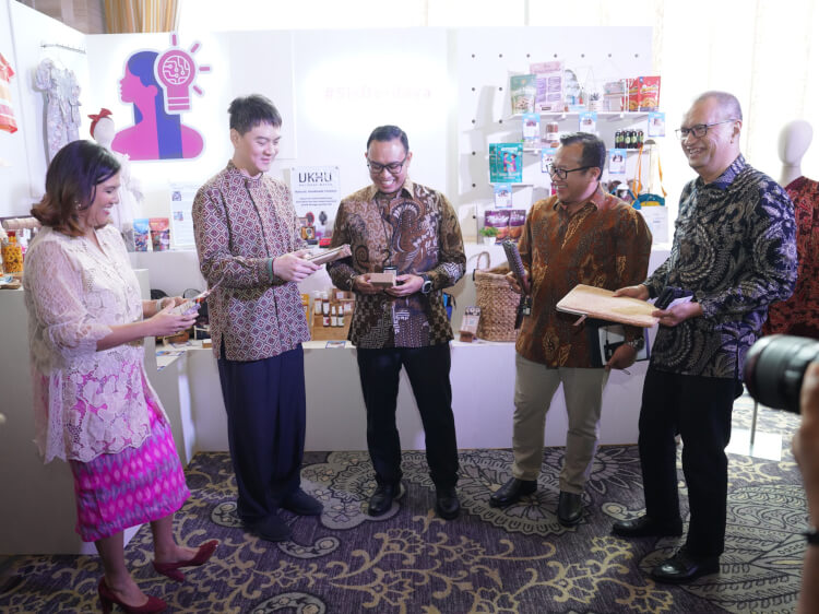 Foto 2a Awarding Sis Ber 54cb2ec722
