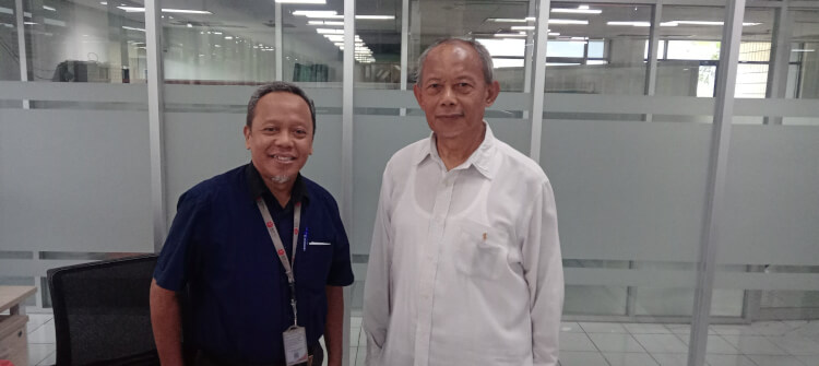 Foto Kiri Sekjen HIMNI Mudjiono dan Kanan Ketum HIMNI Prof. Susilo