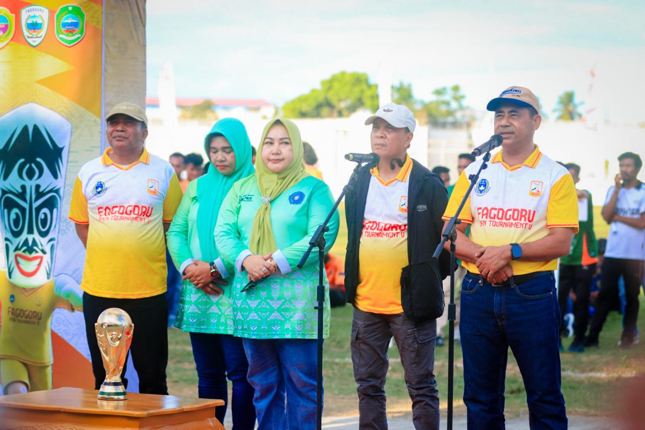 Dokumntasi Bupati Haltim Pada Saat Sambutan
