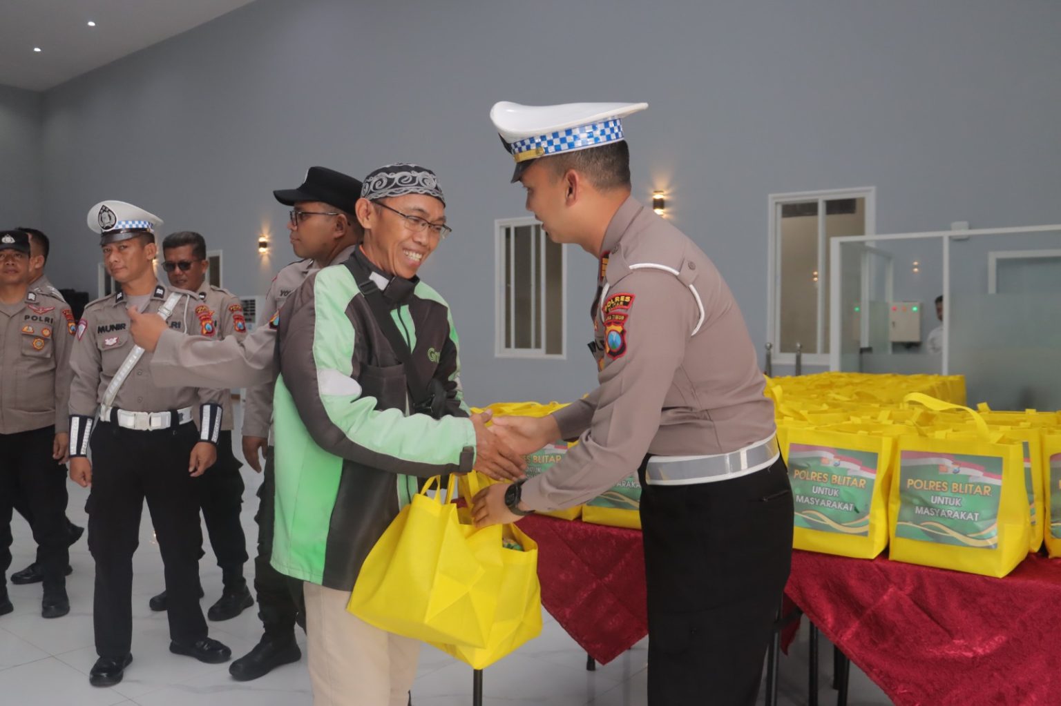 IMG 20251024 WA0019 foto ojol dan kantobmas blitar