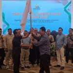 Dokumentasi Penyerahan Bendera Petaka Ke Ketua PERHAPI MALUT Dokumentasi Penyerahan Bendera Petaka Ke Ketua PERHAPI MALUT