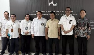 Dokumentasi Foto Bersama Bupati Haltim Bersama Kementrian PUPR Dokumentasi Foto Bersama Bupati Haltim Bersama Kementrian PUPR