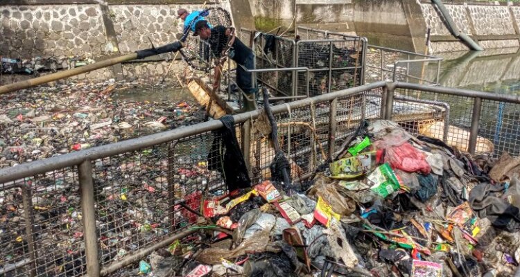 Dokumen mediapatriot.co.id 2025 2012 11 28 19 16 04 714887.jpg