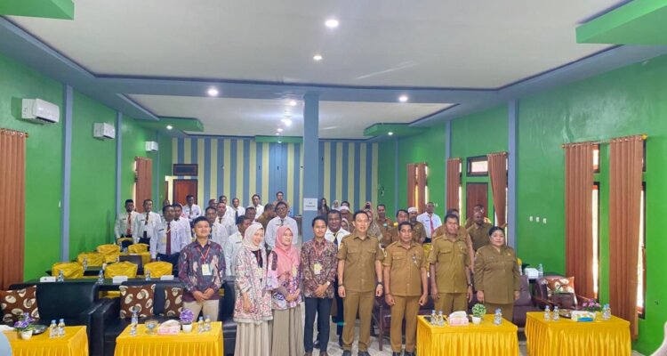 Foto bersama Sekda haltim dan Peserta Foto bersama Sekda haltim dan Peserta