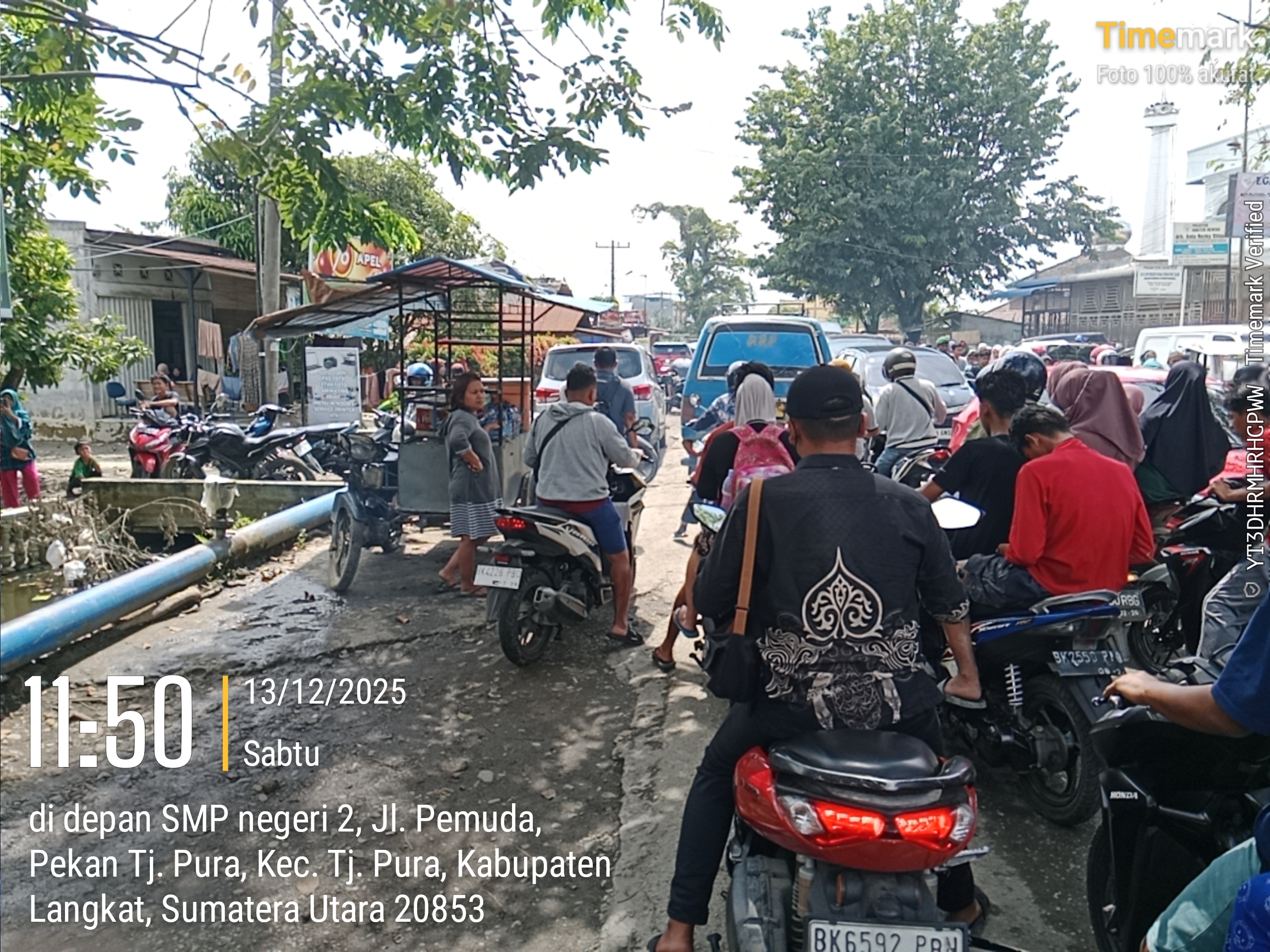 2025 12 13 11.50.24 di depan SMP negeri 2, Jalan Pemuda 2025 12 13 11.50.24 di depan SMP negeri 2, Jalan Pemuda